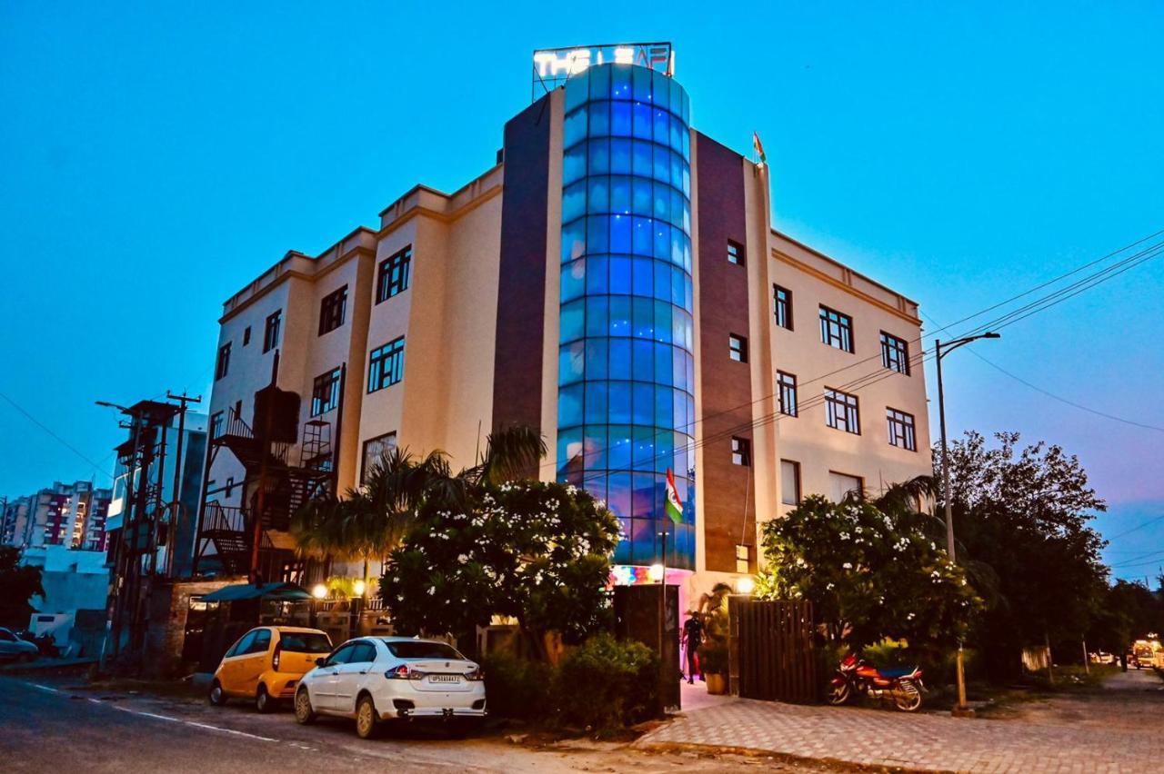 Hotel The Leaf - Gomti Nagar Lucknow Exterior foto