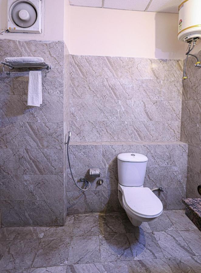 Hotel The Leaf - Gomti Nagar Lucknow Exterior foto