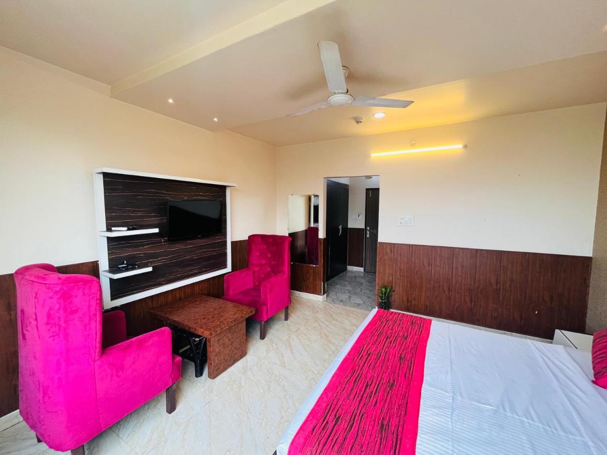 Hotel The Leaf - Gomti Nagar Lucknow Exterior foto