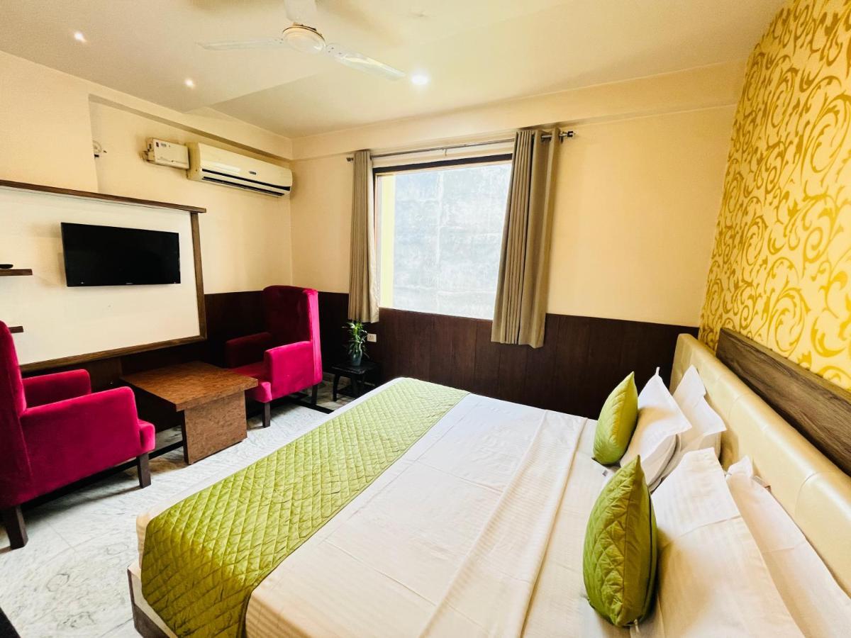 Hotel The Leaf - Gomti Nagar Lucknow Exterior foto