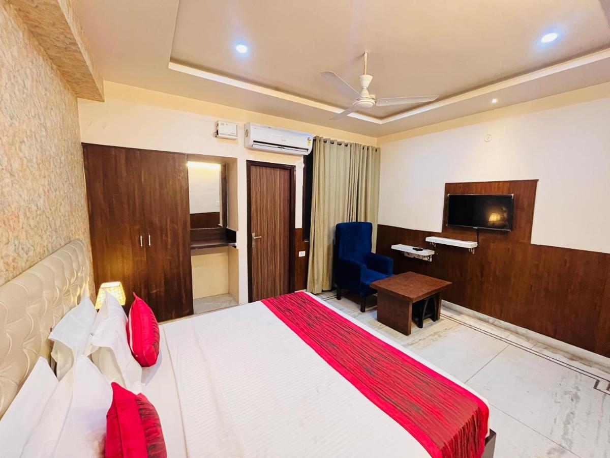 Hotel The Leaf - Gomti Nagar Lucknow Exterior foto