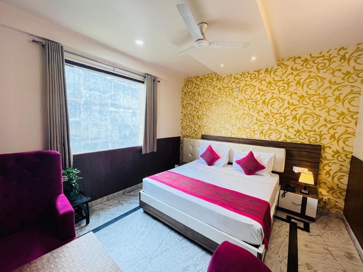 Hotel The Leaf - Gomti Nagar Lucknow Exterior foto